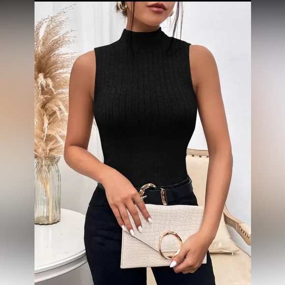 SHEIN Tops - •3/$25• SHEIN Black Essnce Mock Neck Ribbed
Knit Tank Top